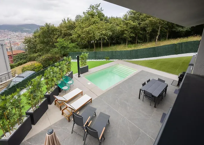 House With Pool And Panoramic View Of Ferienhaus Bilbao