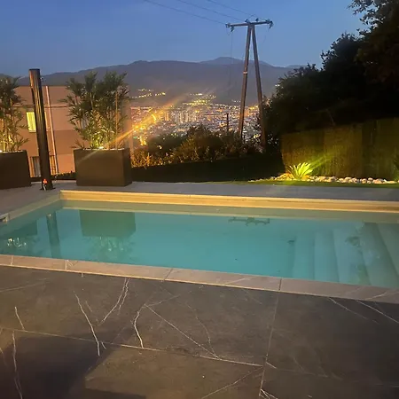 Chalet Con Piscina Climatizada Y Vistas A Bilbao