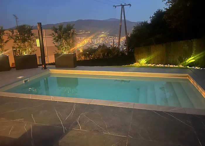 House With Pool And Panoramic View Of