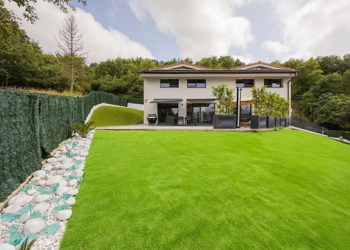 House With Pool And Panoramic View Of בילבאו