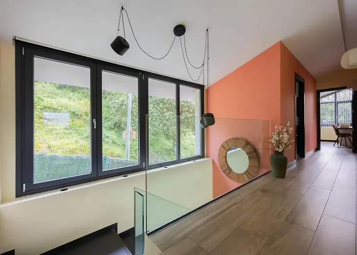 House With Pool And Panoramic View Of Hébergement de vacances *