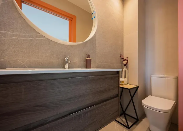 House With Pool And Panoramic View Of Hébergement de vacances Bilbao