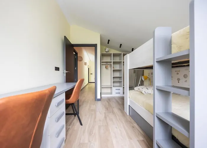 House With Pool And Panoramic View Of Hébergement de vacances Bilbao